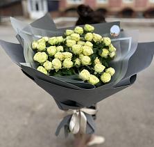 Букет Белые кустовые розы Солинеро в Шипуново