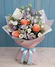 Букет цветов из:  Лизиантусы, Розы, Альстромерии и Гипсофила #REPLACE_PRED# Шипуново